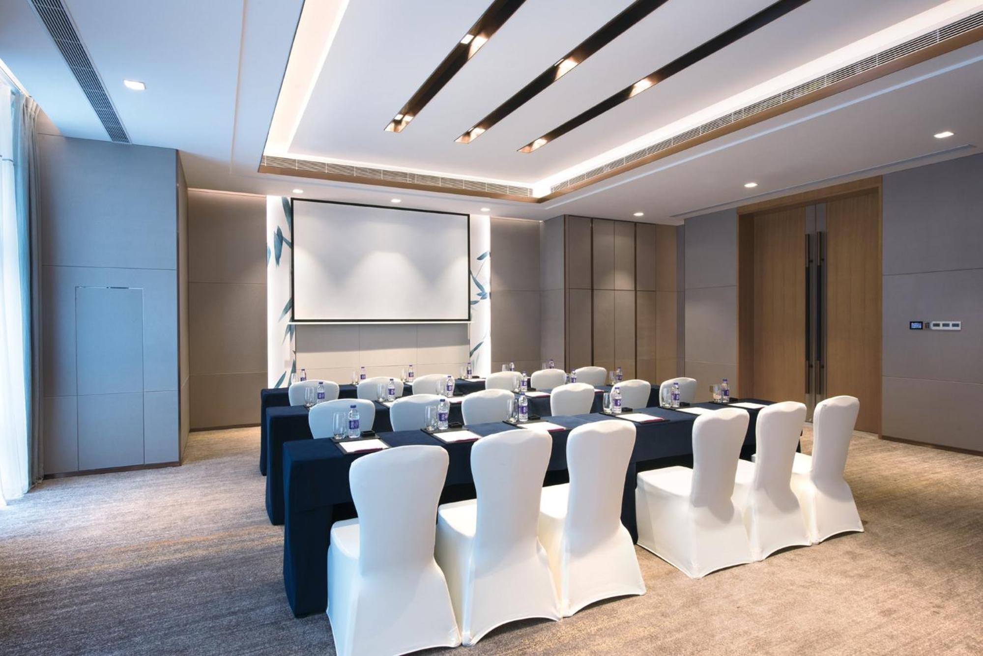 Crowne Plaza Hangzhou Qiantang - The Subway Can Reach The West Lake Scenic Area As Well As The Airport And High-Speed Rail Station, Adjacent To Jinsha Lake And Longfor Paradise Walk Εξωτερικό φωτογραφία